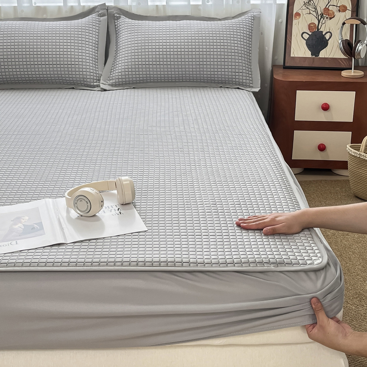 91家纺网 家纺一手货源 找家纺 摩妮卡 2026新款豆豆凉席PE高分子凉感床笠软席冰丝席三件套 几何花境-灰