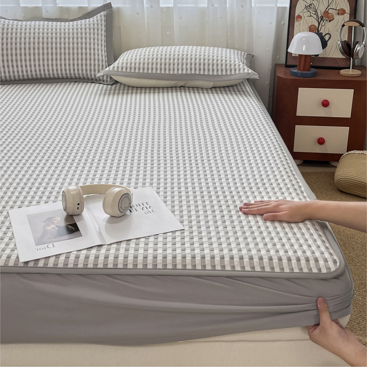 91家纺网 家纺一手货源 找家纺 摩妮卡 2026新款豆豆凉席PE高分子凉感床笠软席冰丝席三件套 色彩格-灰