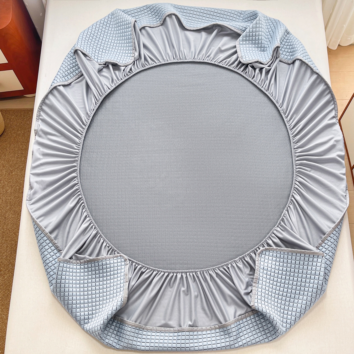 91家纺网 家纺一手货源 找家纺 摩妮卡 2026新款豆豆凉席PE高分子凉感床笠软席冰丝席三件套 几何花境-蓝