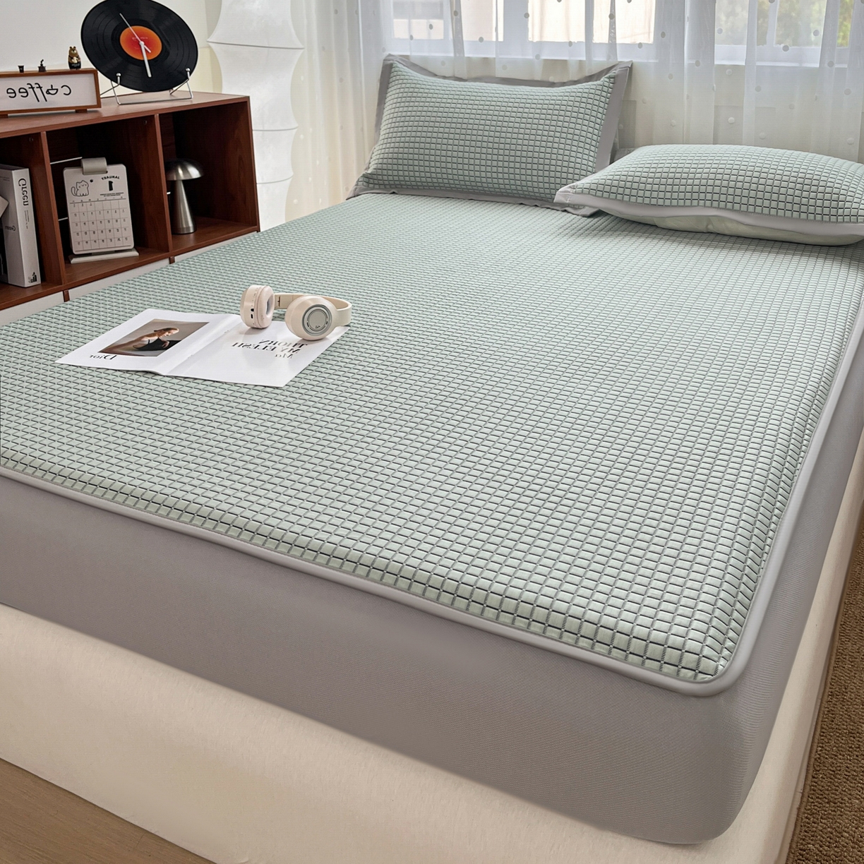 91家纺网 家纺一手货源 找家纺 摩妮卡 2026新款豆豆凉席PE高分子凉感床笠软席冰丝席三件套 几何花境-绿