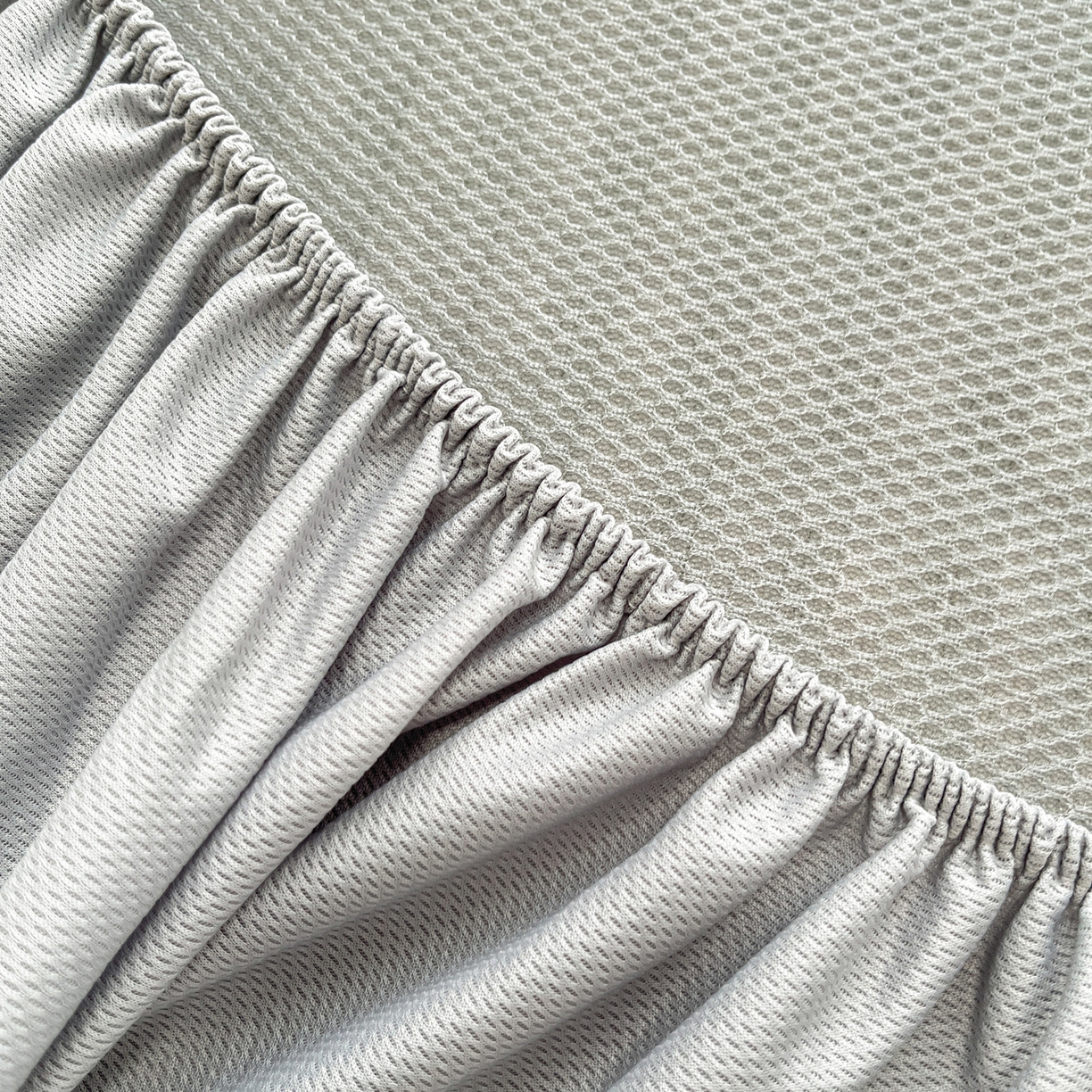 91家纺网 家纺一手货源 找家纺 摩妮卡 2026新款豆豆凉席PE高分子凉感床笠软席冰丝席三件套 色彩格-绿