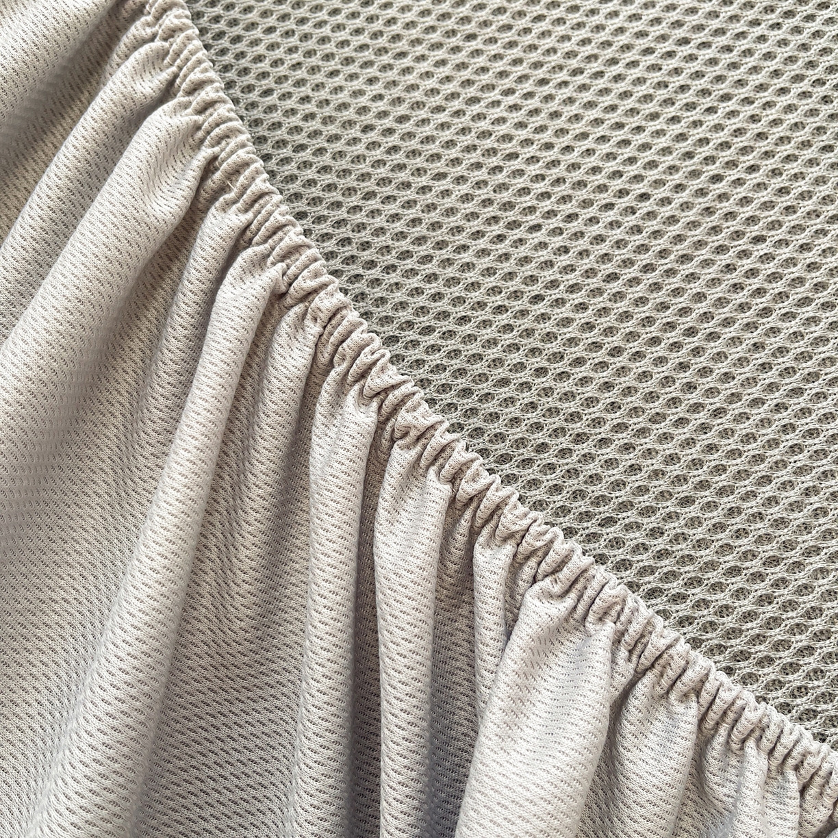 91家纺网 家纺一手货源 找家纺 摩妮卡 2026新款豆豆凉席PE高分子凉感床笠软席冰丝席三件套 几何花境-卡其