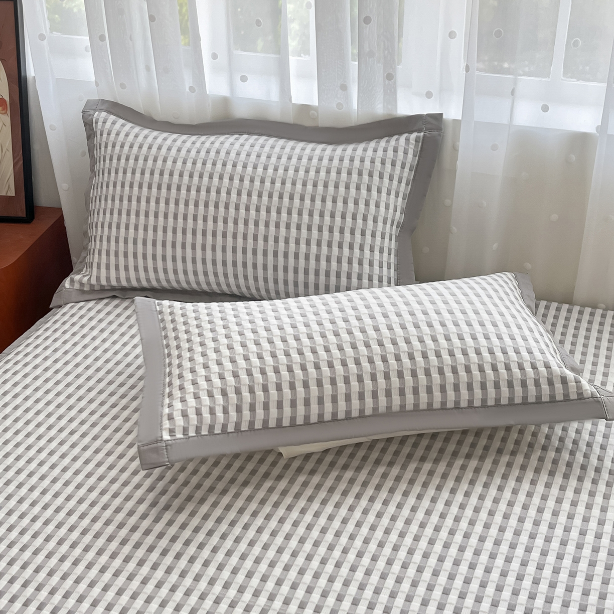 91家纺网 家纺一手货源 找家纺 摩妮卡 2026新款豆豆凉席PE高分子凉感床笠软席冰丝席三件套 色彩格-灰