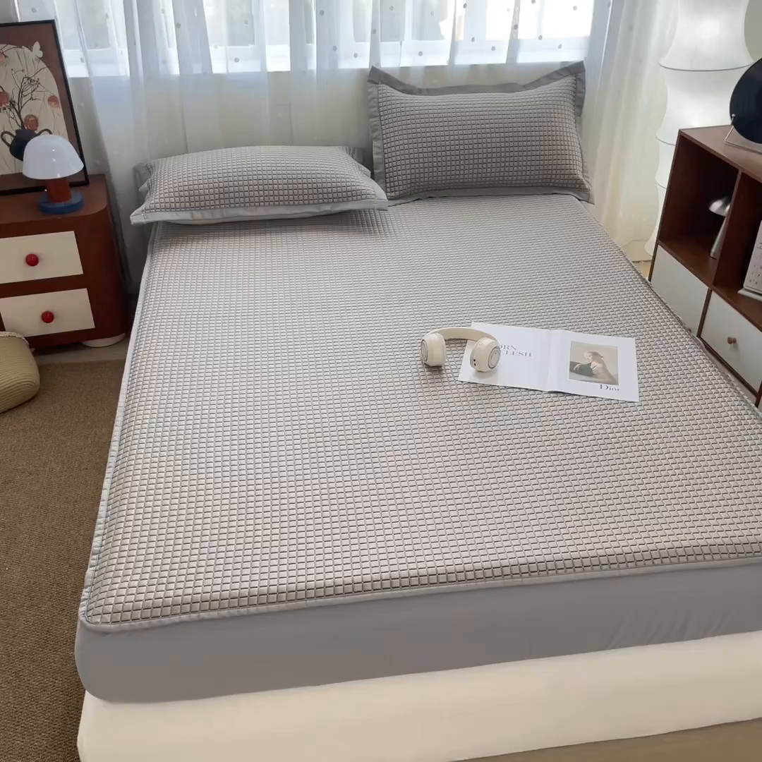 91家纺网 家纺一手货源 找家纺 摩妮卡 2026新款豆豆凉席PE高分子凉感床笠软席冰丝席三件套 几何花境-卡其