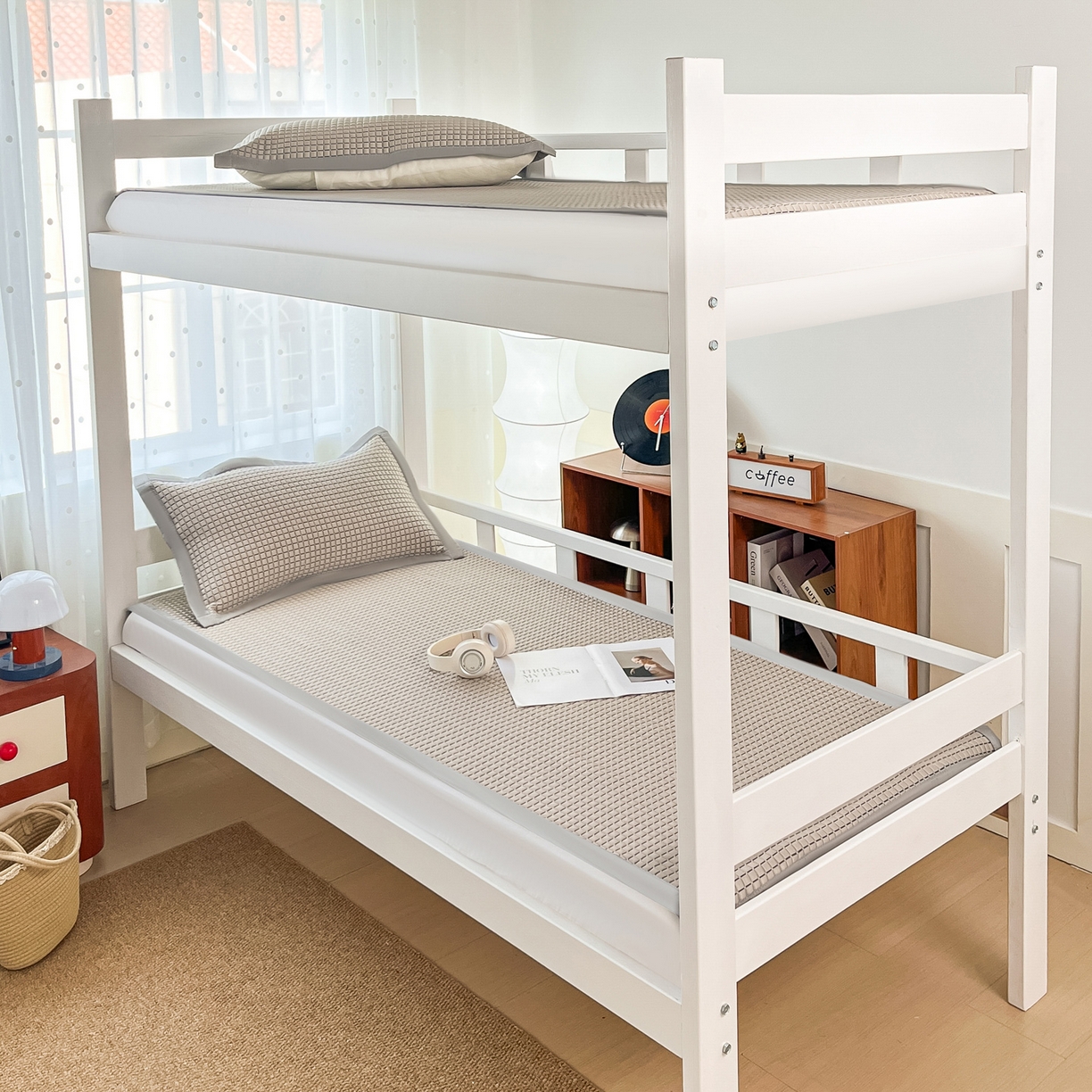 91家纺网 家纺一手货源 找家纺 摩妮卡 2026新款豆豆冰丝席PE高分子凉感学生床软席凉席上下铺三件套 序格-摩卡