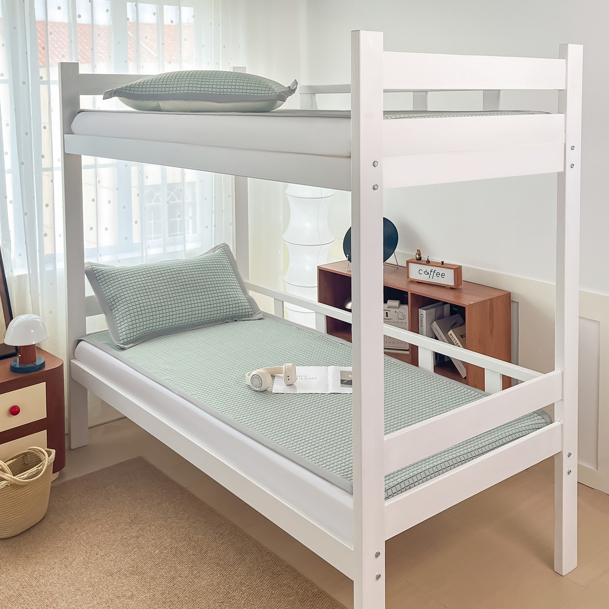 91家纺网 家纺一手货源 找家纺 摩妮卡 2026新款豆豆冰丝席PE高分子凉感学生床软席凉席上下铺三件套 序格-水绿