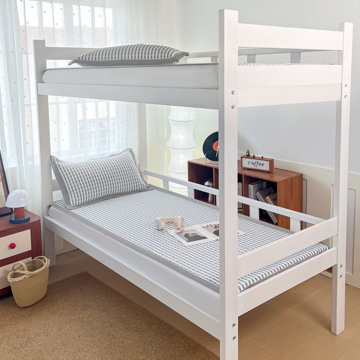 91家纺网 家纺一手货源 找家纺 摩妮卡 2026新款豆豆冰丝席PE高分子凉感学生床软席凉席上下铺三件套 格韵-白蓝