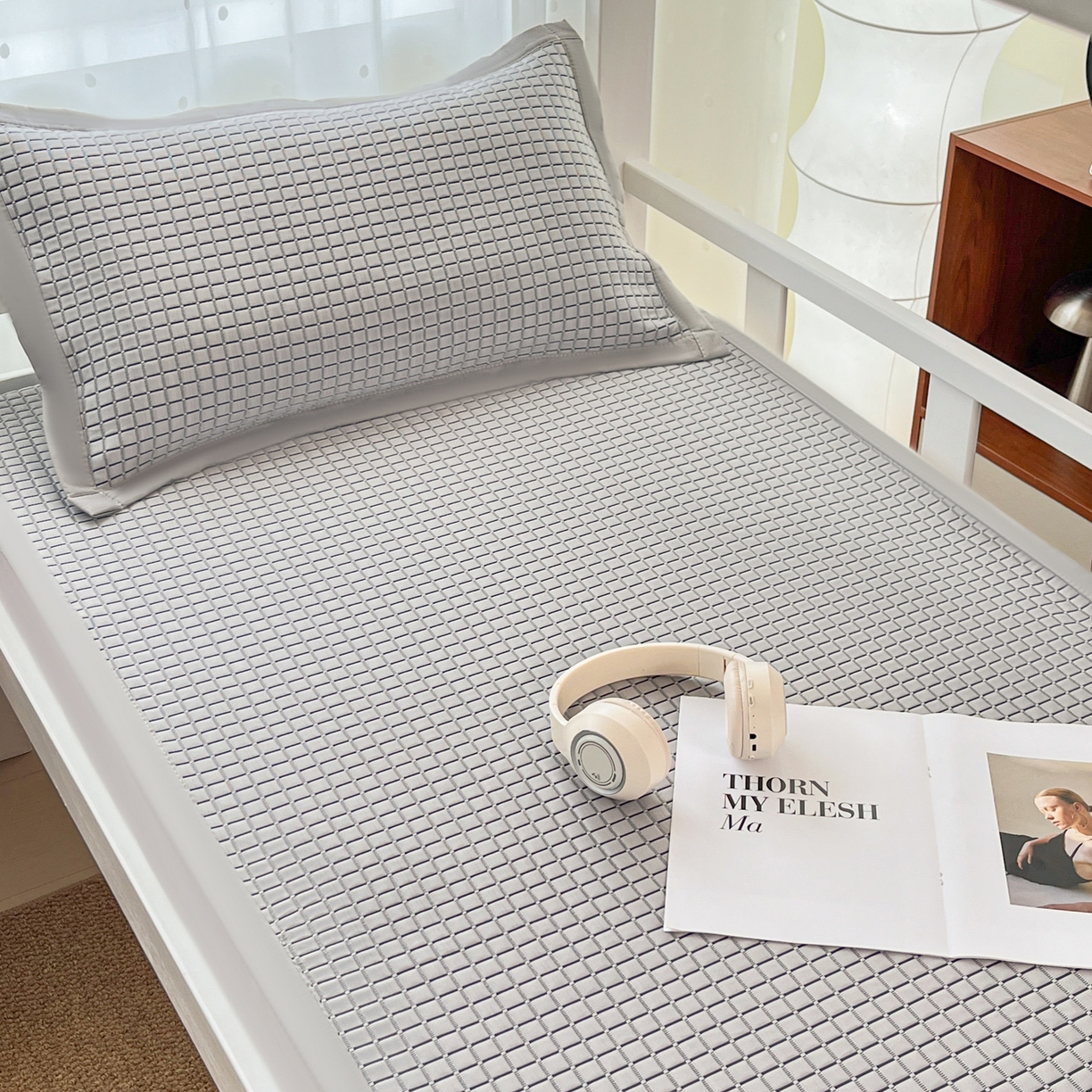 91家纺网 家纺一手货源 找家纺 （总）摩妮卡 2026新款豆豆冰丝席PE高分子凉感学生床软席凉席上下铺三件套