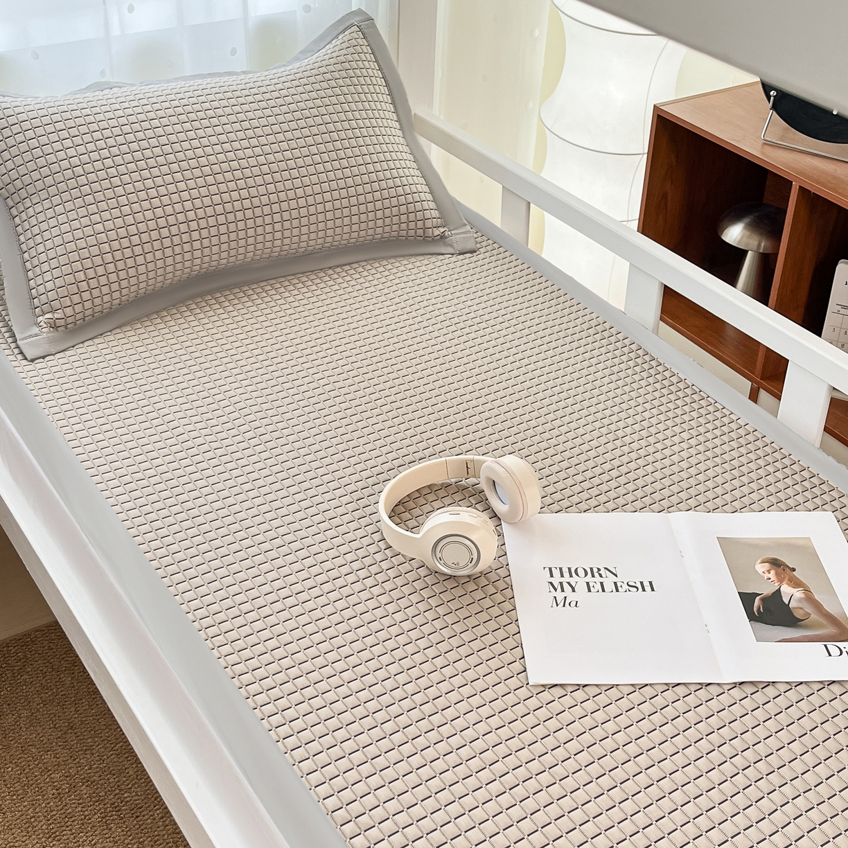 91家纺网 家纺一手货源 找家纺 （总）摩妮卡 2026新款豆豆冰丝席PE高分子凉感学生床软席凉席上下铺三件套