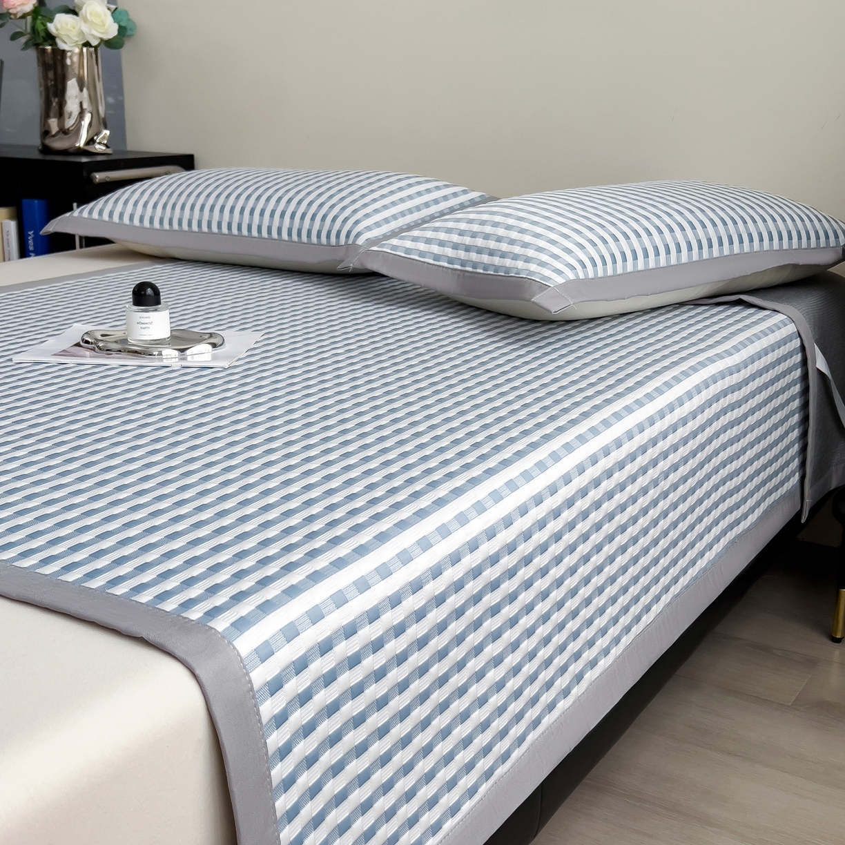 91家纺网 家纺一手货源 找家纺 摩妮卡 2026新款小清新系列印花牛奶绒夹棉床笠三件套 小可爱