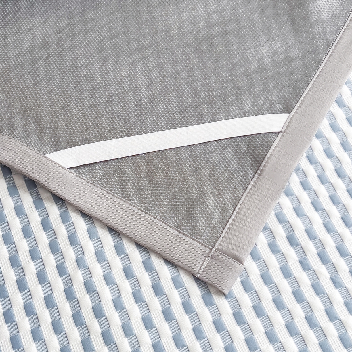 91家纺网 家纺一手货源 找家纺 （总）摩妮卡 2026新款PE高分子凉感值过0.25格子豆豆软席三件套冰丝席-床席款