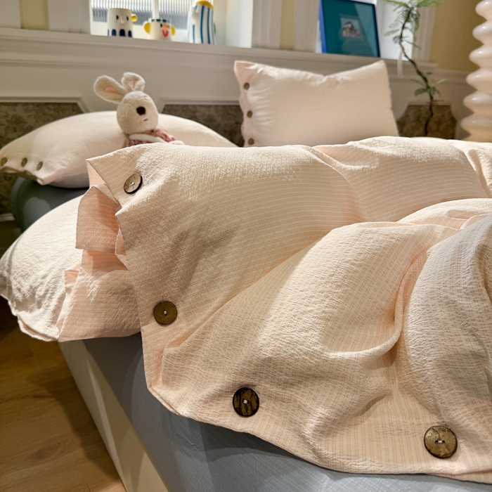 91家纺网 家纺一手货源 找家纺 水墨江南 2026新款无印风水洗提花纽扣款四件套 蜜粉条-蓝