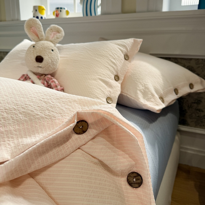 91家纺网 家纺一手货源 找家纺 水墨江南 2026新款无印风水洗提花纽扣款四件套 蜜粉条-蓝