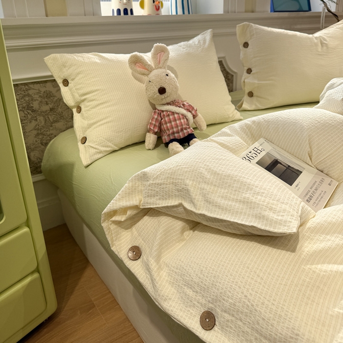 91家纺网 家纺一手货源 找家纺 水墨江南 2026新款无印风水洗提花纽扣款四件套 柠檬细条