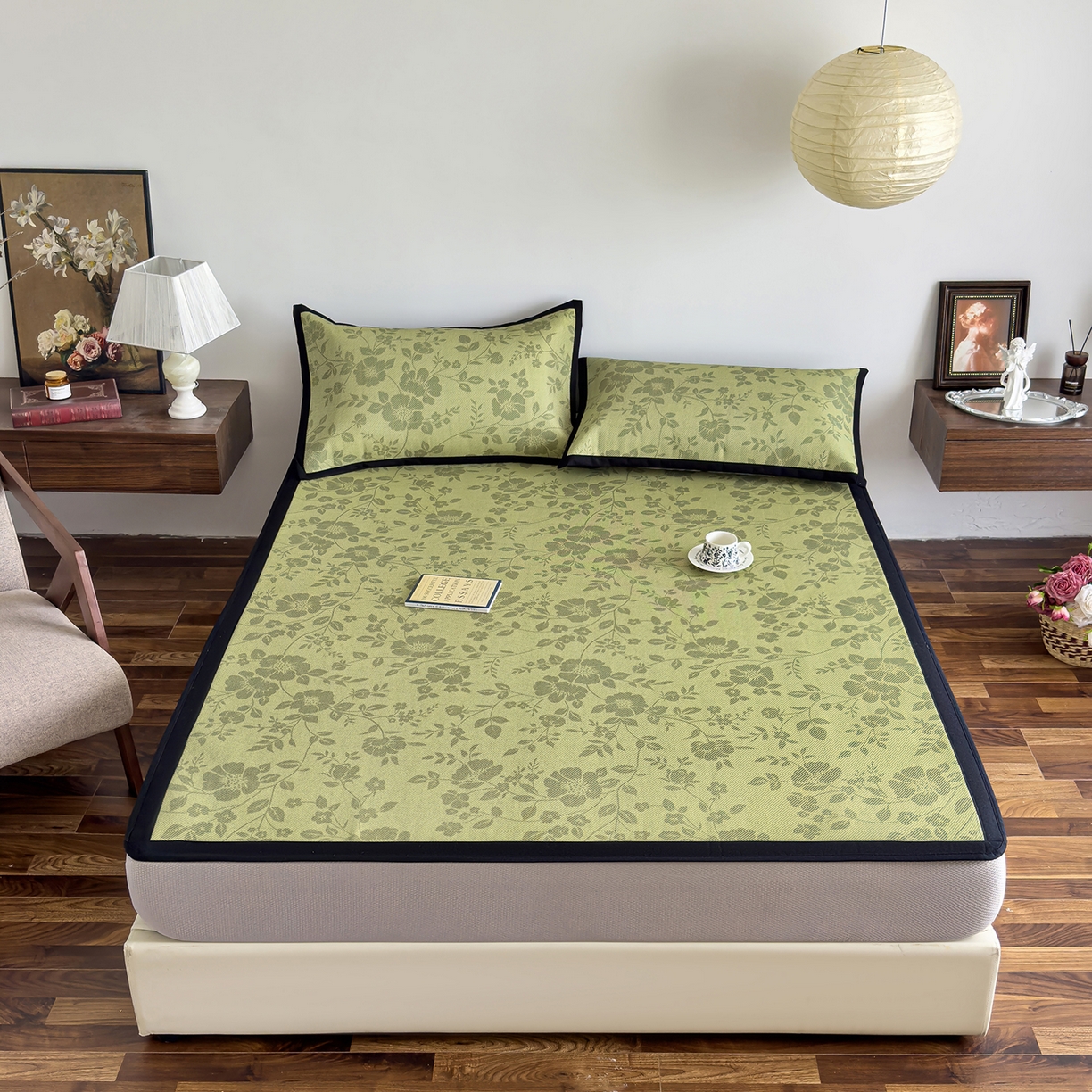 91家纺网 家纺一手货源 找家纺 圣比熊 2026新款高织密高品质印花冰藤凉席席子三件套 苔青花屿-床笠款