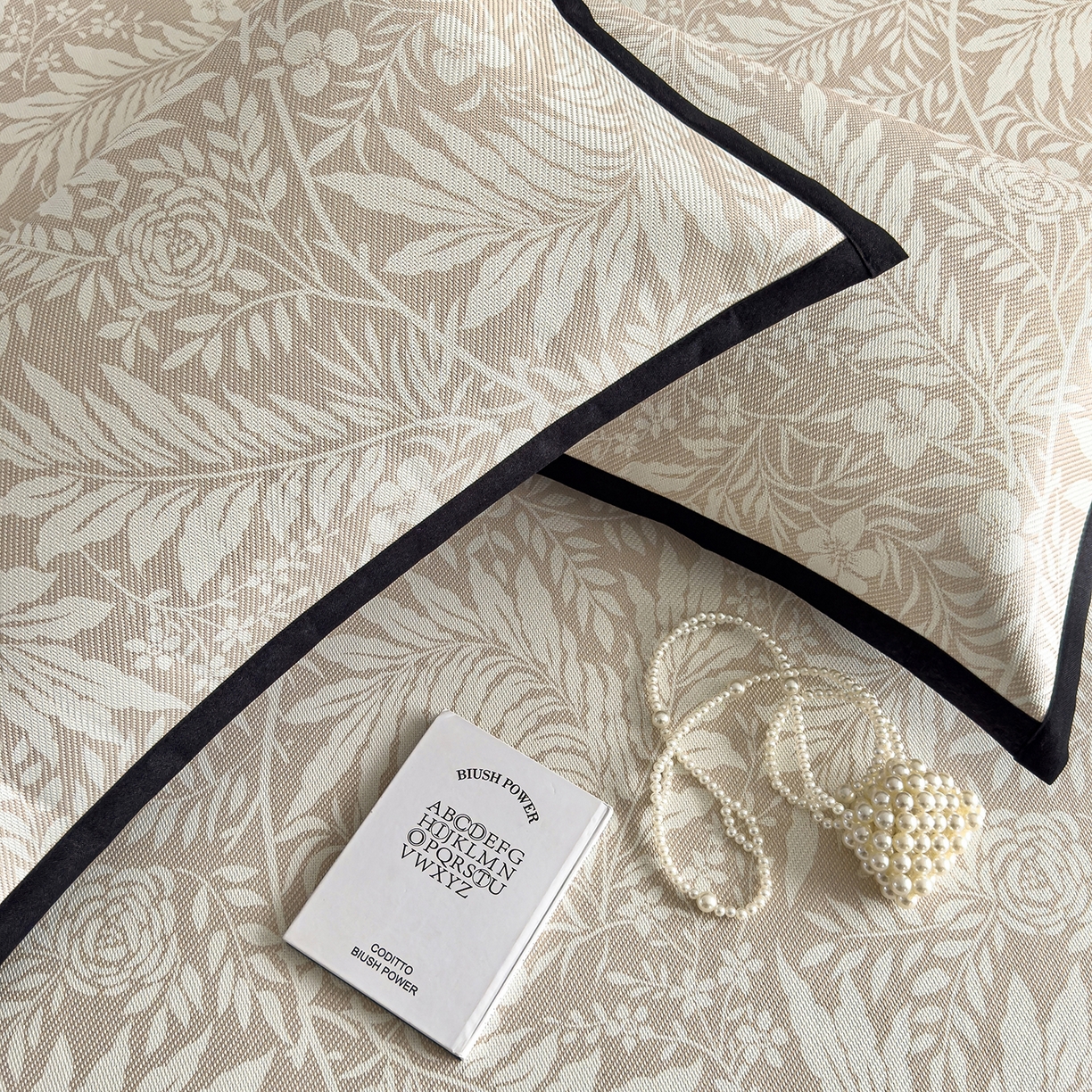 91家纺网 家纺一手货源 找家纺 圣比熊 2026新款高织密高品质印花冰藤凉席席子三件套 卡其叶纹-床席款