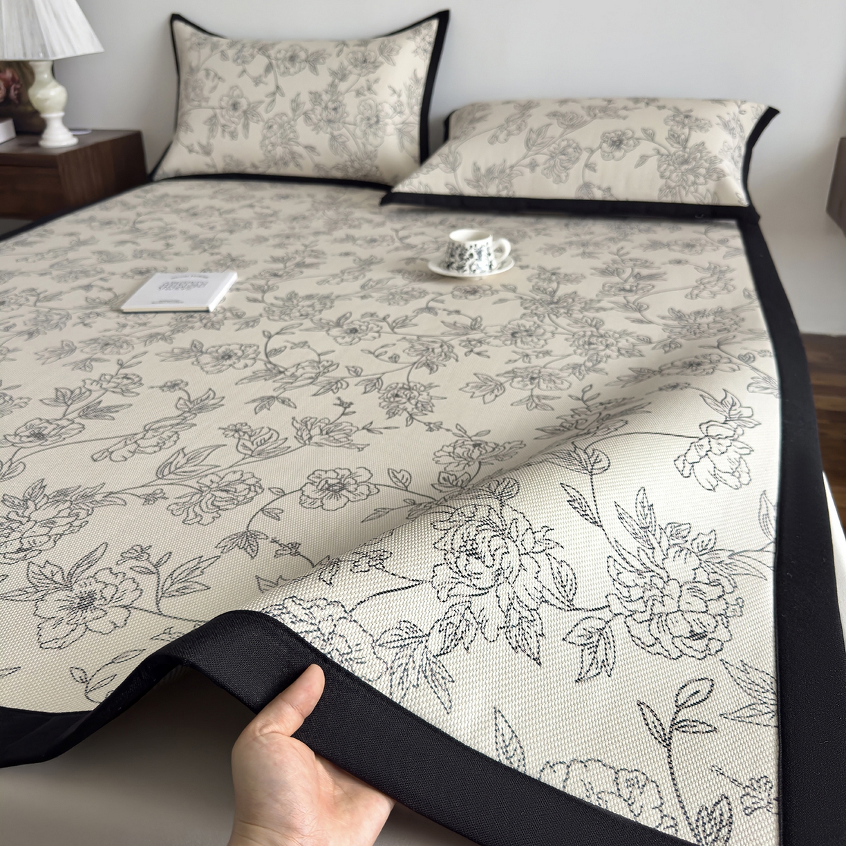 91家纺网 家纺一手货源 找家纺 （总）圣比熊 2026新款高织密高品质印花冰藤凉席席子三件套