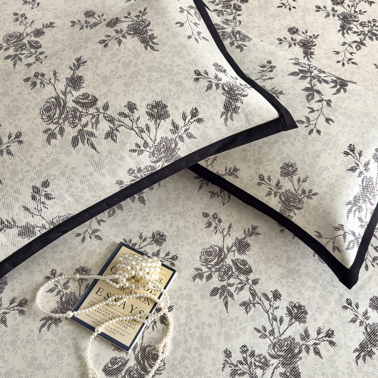 91家纺网 家纺一手货源 找家纺 圣比熊 2026新款高织密高品质印花冰藤凉席席子三件套 复古玫瑰-床席款