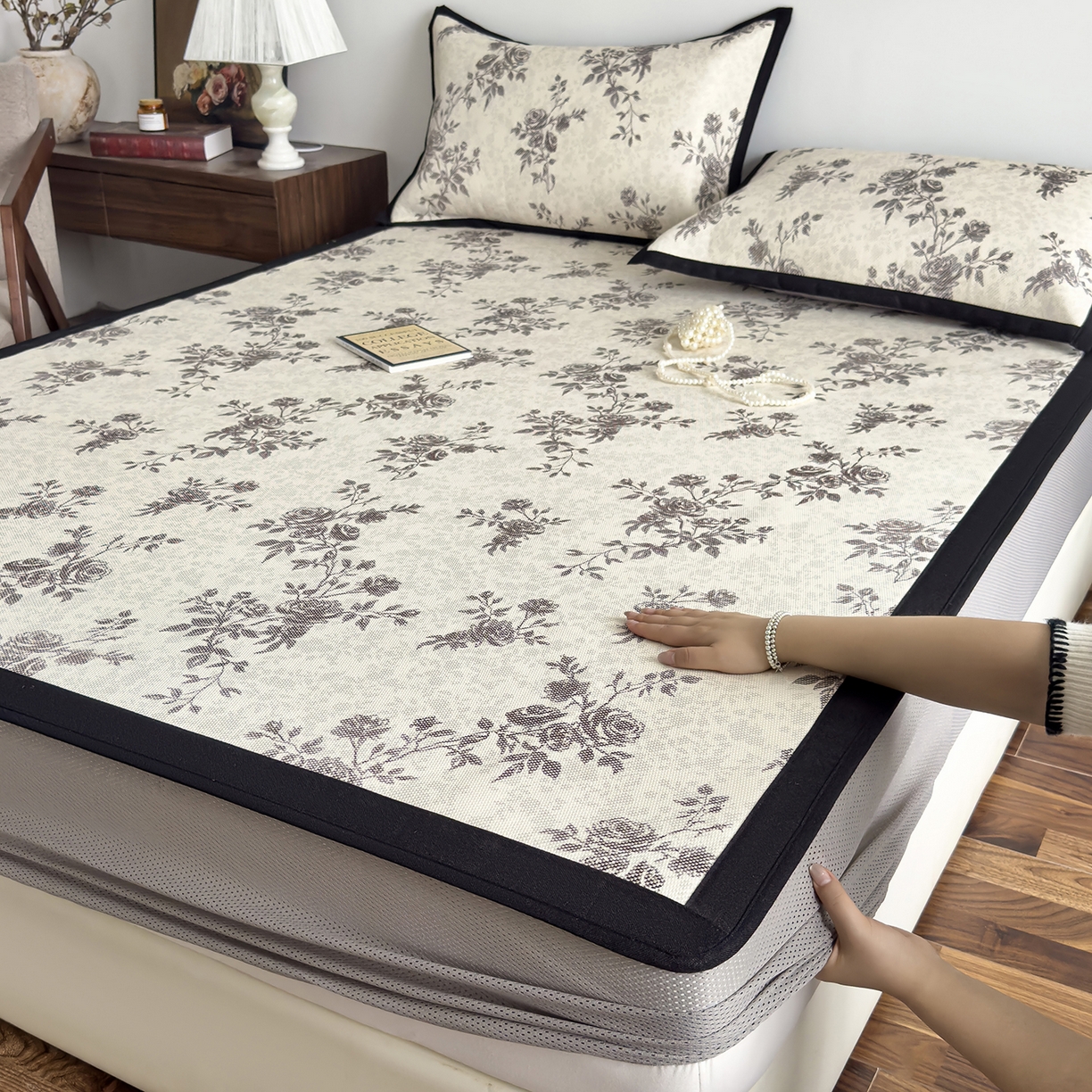 圣比熊 2026新款高织密高品质印花冰藤凉席席子三件套 复古玫瑰-床笠款