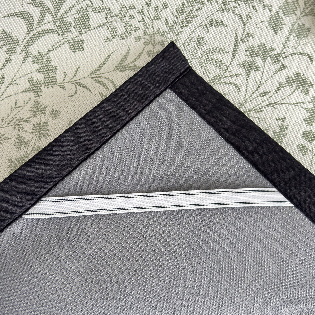 91家纺网 家纺一手货源 找家纺 圣比熊 2026新款高织密高品质印花冰藤凉席席子三件套 浅绿山野-床席款