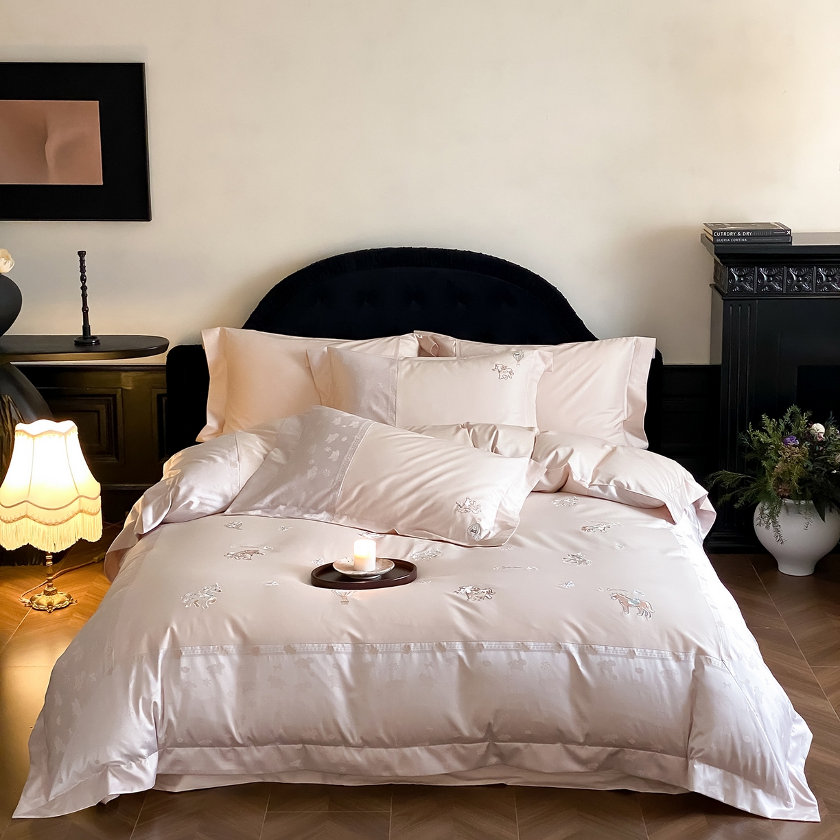 91家纺网 家纺一手货源 找家纺 （总）太古汇家居 2026新款高精密拼接+绣花四件套-“甜心小马”系列