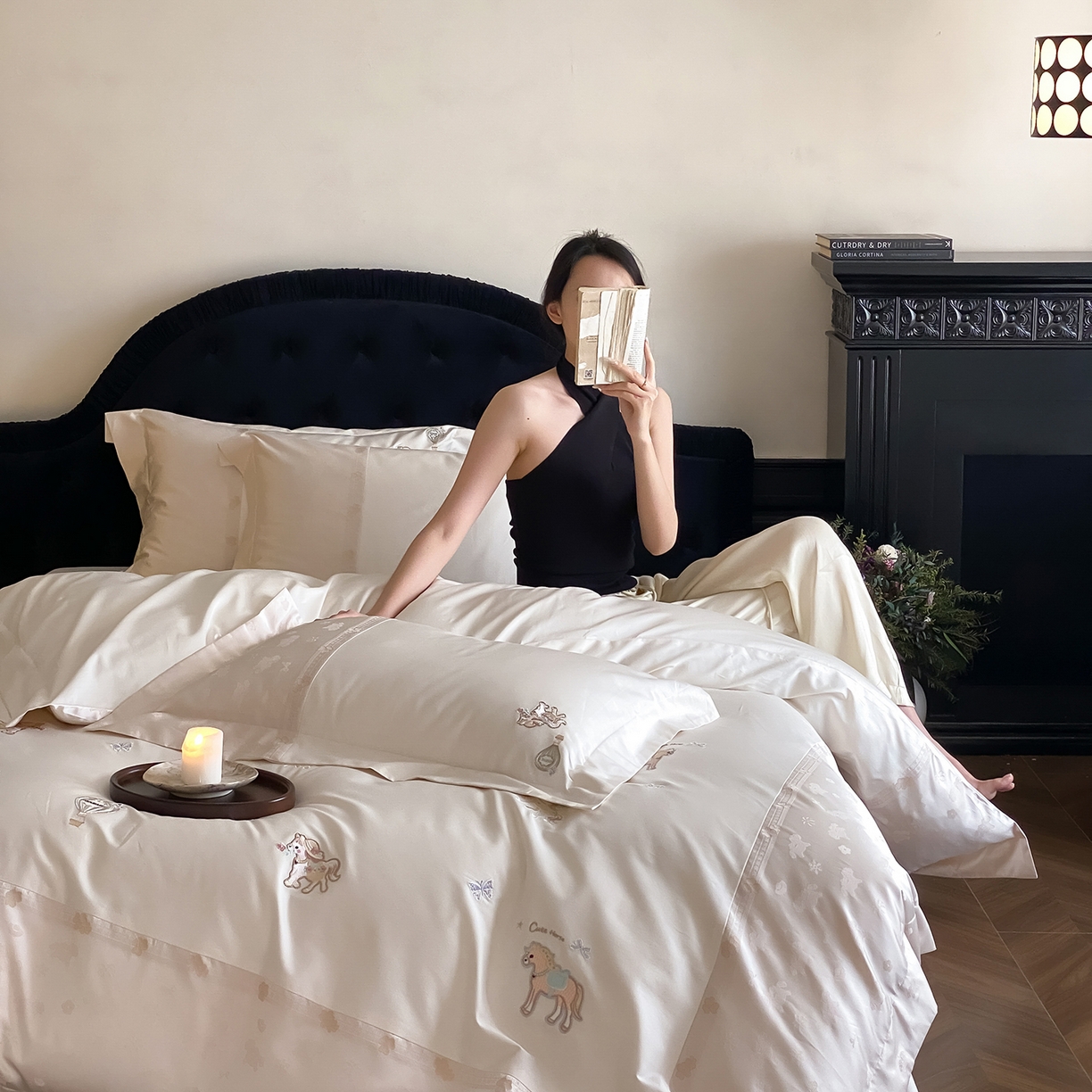 91家纺网 家纺一手货源 找家纺 太古汇家居 2026新款高精密拼接+绣花四件套-“甜心小马”系列 甜心小马-香槟米