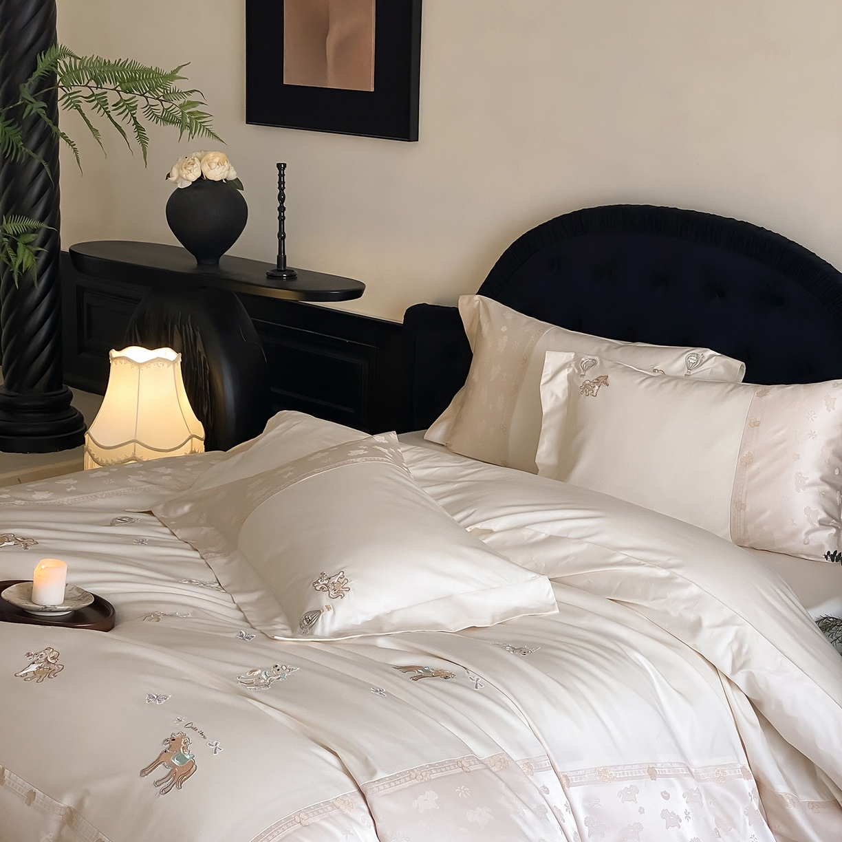 91家纺网 家纺一手货源 找家纺 太古汇家居 2026新款高精密拼接+绣花四件套-“甜心小马”系列 甜心小马-香槟米