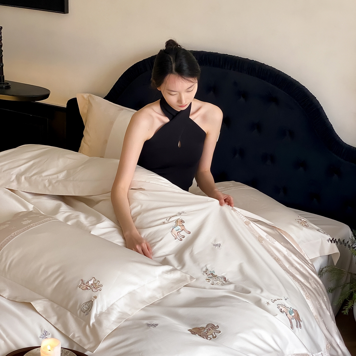 91家纺网 家纺一手货源 找家纺 太古汇家居 2026新款高精密拼接+绣花四件套-“甜心小马”系列 甜心小马-香槟米