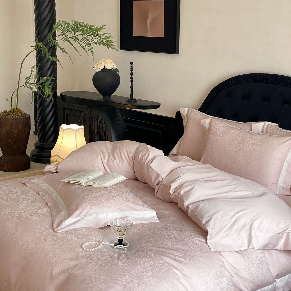 91家纺网 家纺一手货源 找家纺 太古汇家居 2026新款全棉提花“凡尔赛”系列四件套 凡尔赛-香草粉