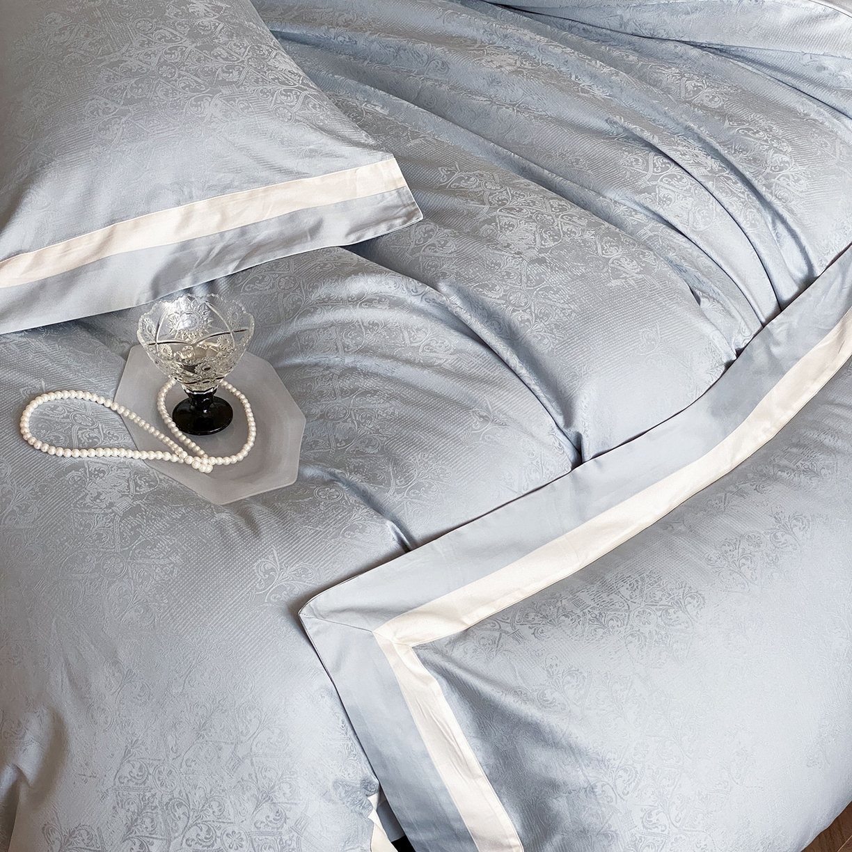 91家纺网 家纺一手货源 找家纺 太古汇家居 2026新款全棉提花“凡尔赛”系列四件套 凡尔赛-天空蓝