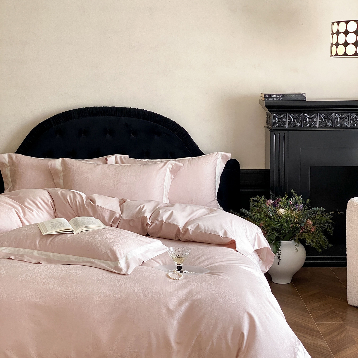 91家纺网 家纺一手货源 找家纺 太古汇家居 2026新款全棉提花“凡尔赛”系列四件套 凡尔赛-香草粉