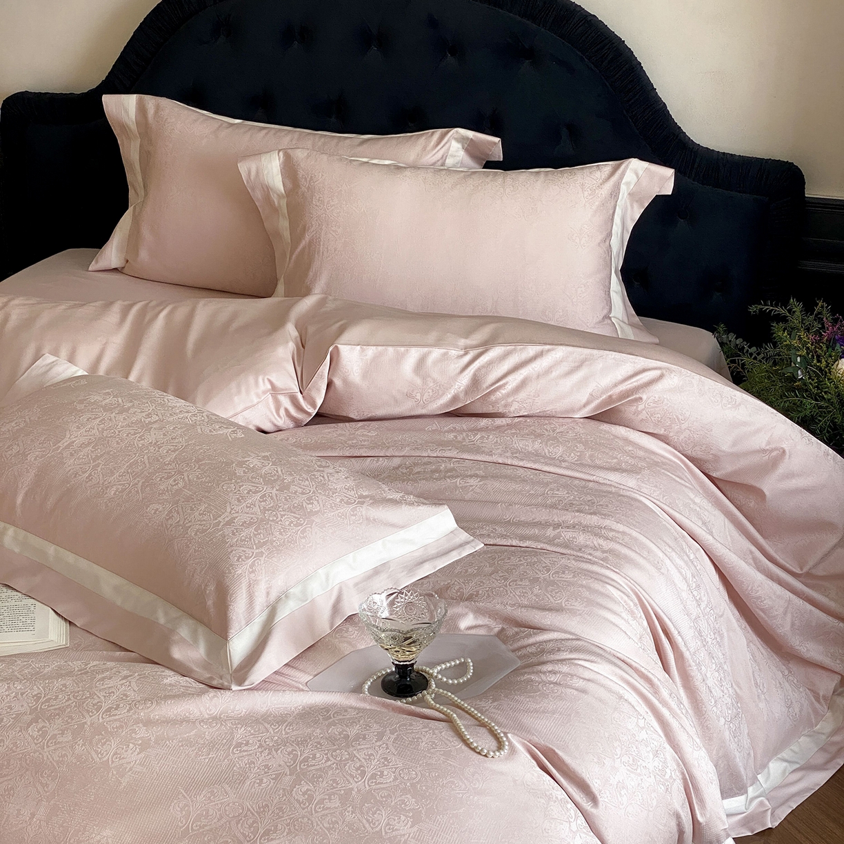 91家纺网 家纺一手货源 找家纺 太古汇家居 2026新款全棉提花“凡尔赛”系列四件套 凡尔赛-香草粉