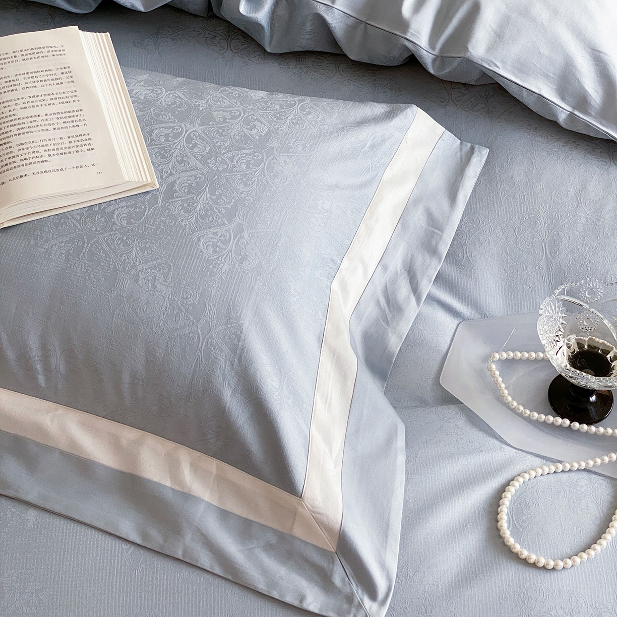 91家纺网 家纺一手货源 找家纺 太古汇家居 2026新款全棉提花“凡尔赛”系列四件套 凡尔赛-天空蓝