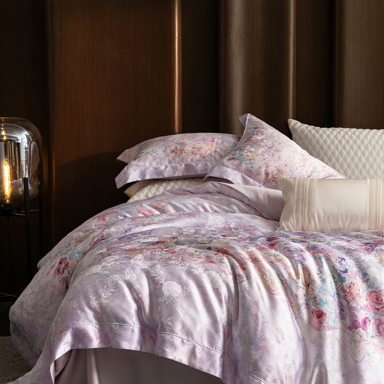 91家纺网 家纺一手货源 找家纺 太古汇家居 2026新款桑真丝“花蝶绮梦”系列四件套 花蝶绮梦-棠梨紫