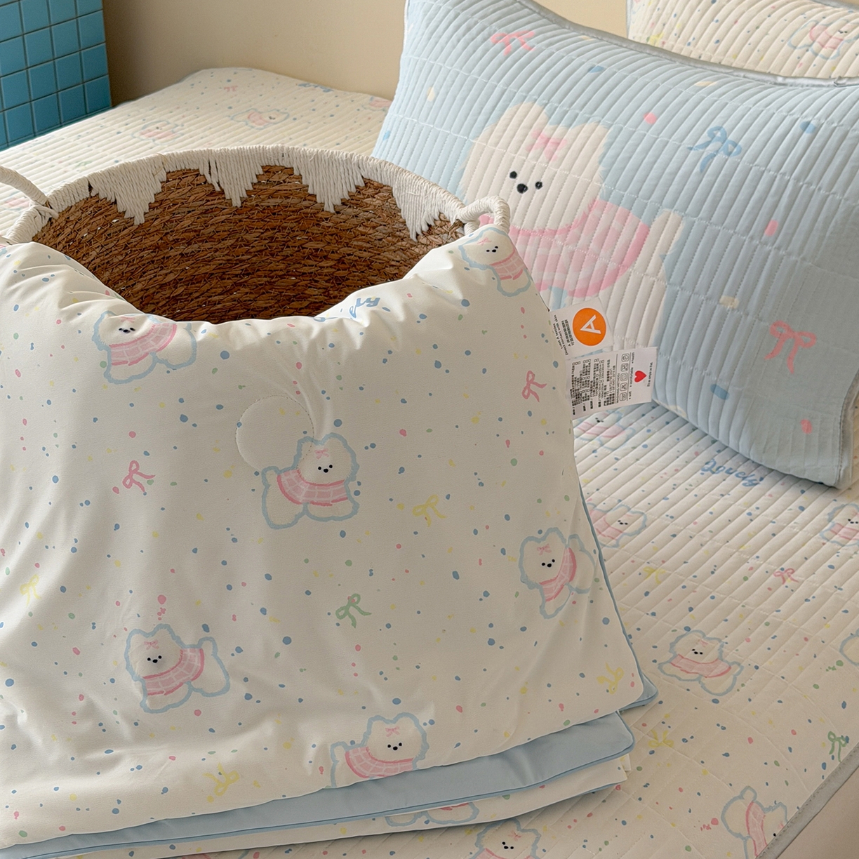 91家纺网 家纺一手货源 找家纺 桃子家居 2026新款A类小清新卡通数码印花混搭小冰皮夏被夏凉被空调被席子凉席四件套 小冰皮-夏日小狗