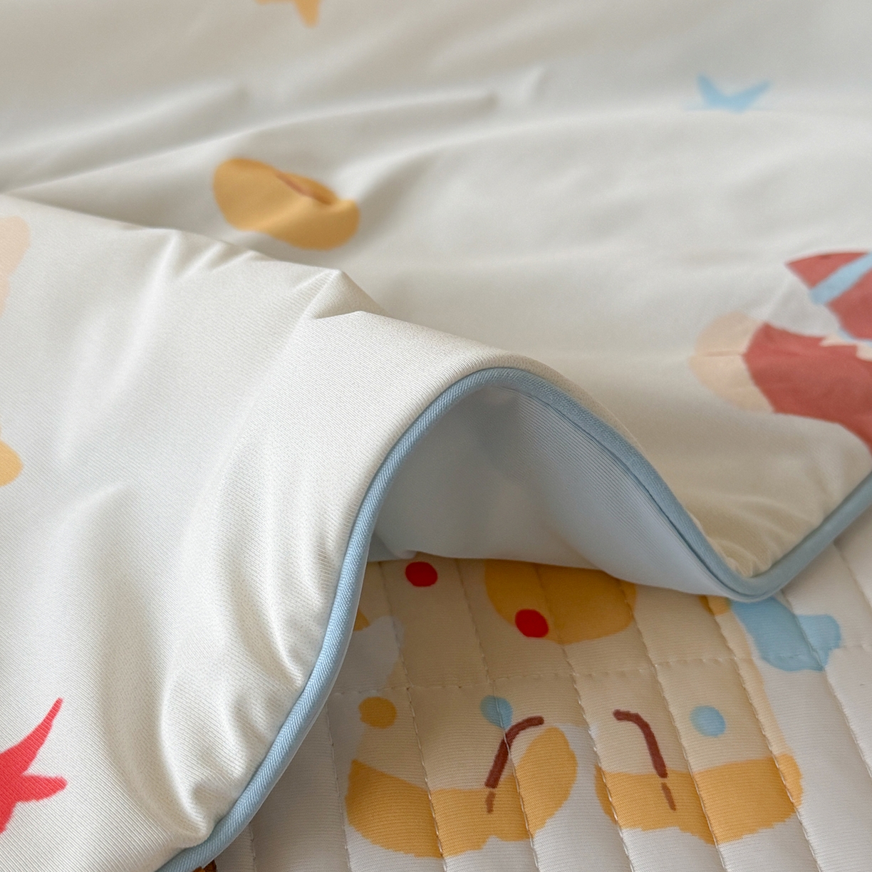 91家纺网 家纺一手货源 找家纺 桃子家居 2026新款A类小清新卡通数码印花混搭小冰皮夏被夏凉被空调被席子凉席四件套 小冰皮-甜梦小马