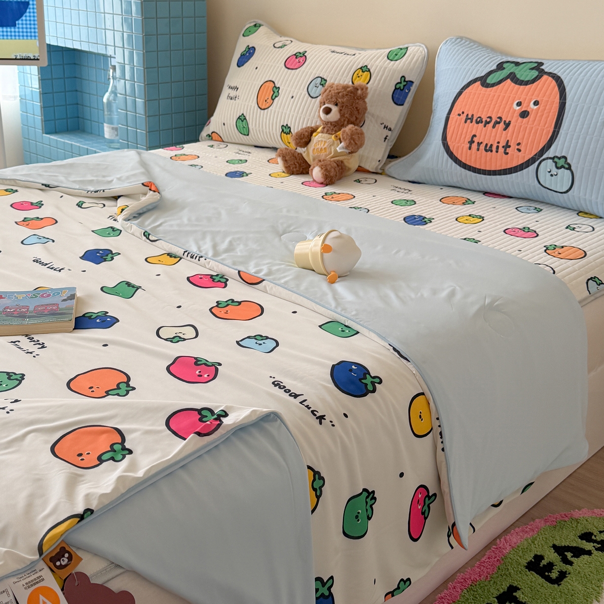91家纺网 家纺一手货源 找家纺 桃子家居 2026新款A类小清新卡通数码印花混搭小冰皮夏被夏凉被空调被席子凉席四件套 小冰皮-夏日果味