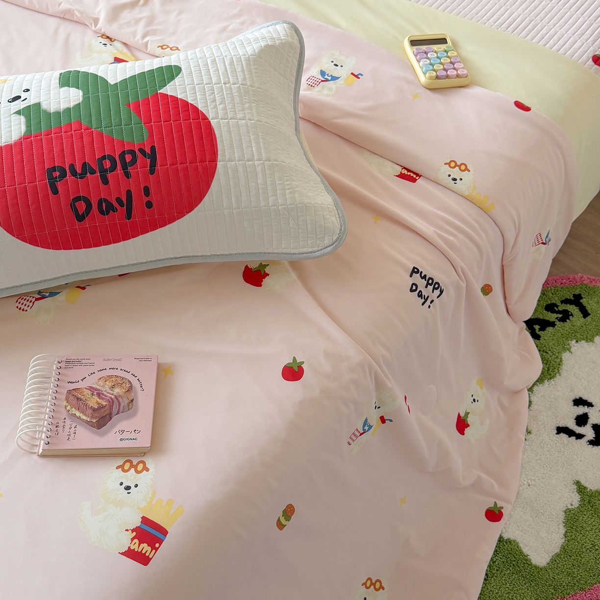 91家纺网 家纺一手货源 找家纺 桃子家居 2026新款A类小清新卡通数码印花混搭小冰皮夏被夏凉被空调被席子凉席四件套 小冰皮-粉粉番茄酱