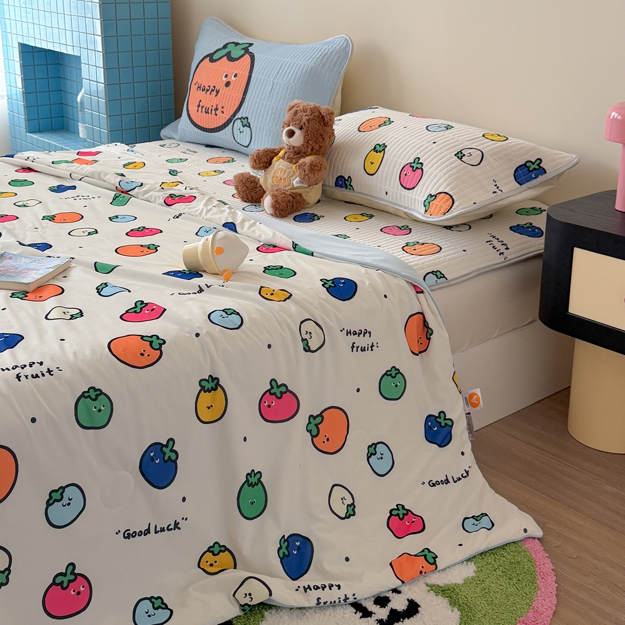 91家纺网 家纺一手货源 找家纺 桃子家居 2026新款A类小清新卡通数码印花混搭小冰皮夏被夏凉被空调被席子凉席四件套 小冰皮-夏日果味