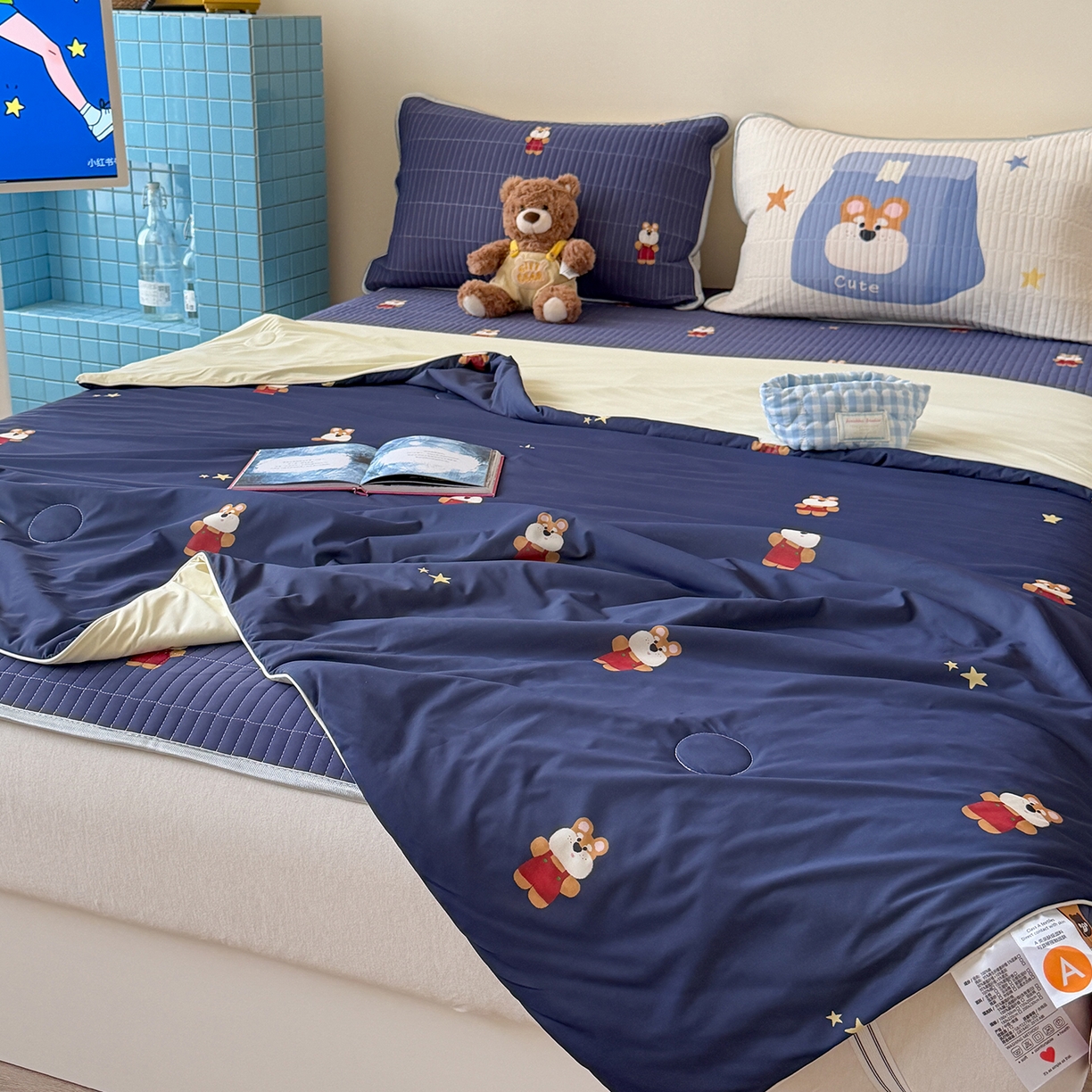 91家纺网 家纺一手货源 找家纺 桃子家居 2026新款A类小清新卡通数码印花混搭小冰皮夏被夏凉被空调被席子凉席四件套 小冰皮-星夜小熊
