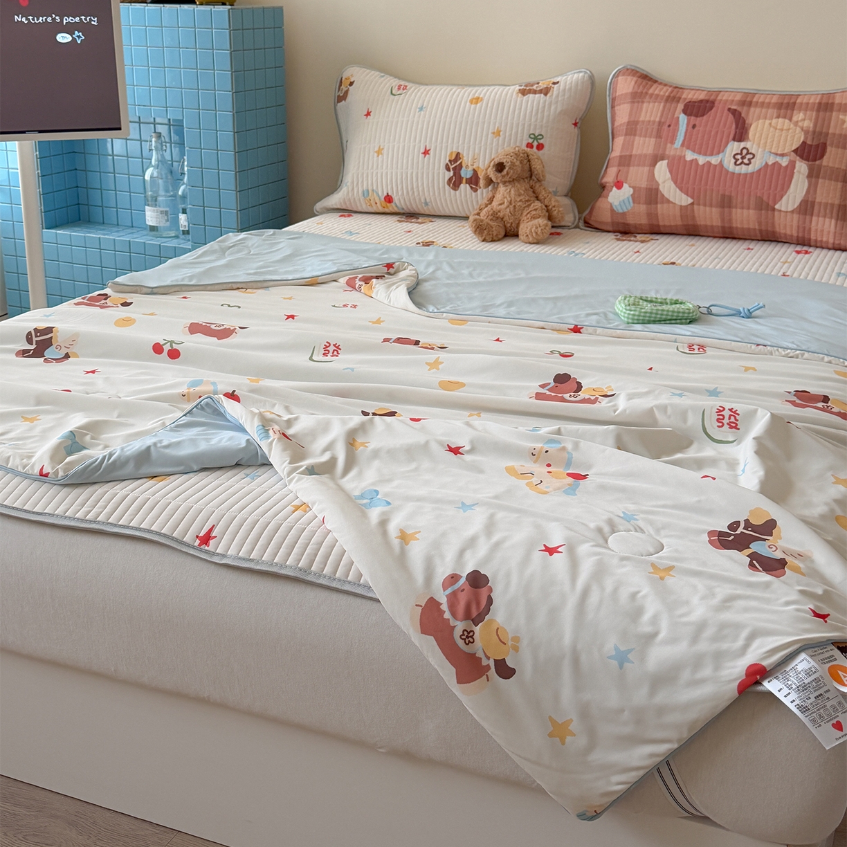 91家纺网 家纺一手货源 找家纺 桃子家居 2026新款A类小清新卡通数码印花混搭小冰皮夏被夏凉被空调被席子凉席四件套 小冰皮-甜梦小马