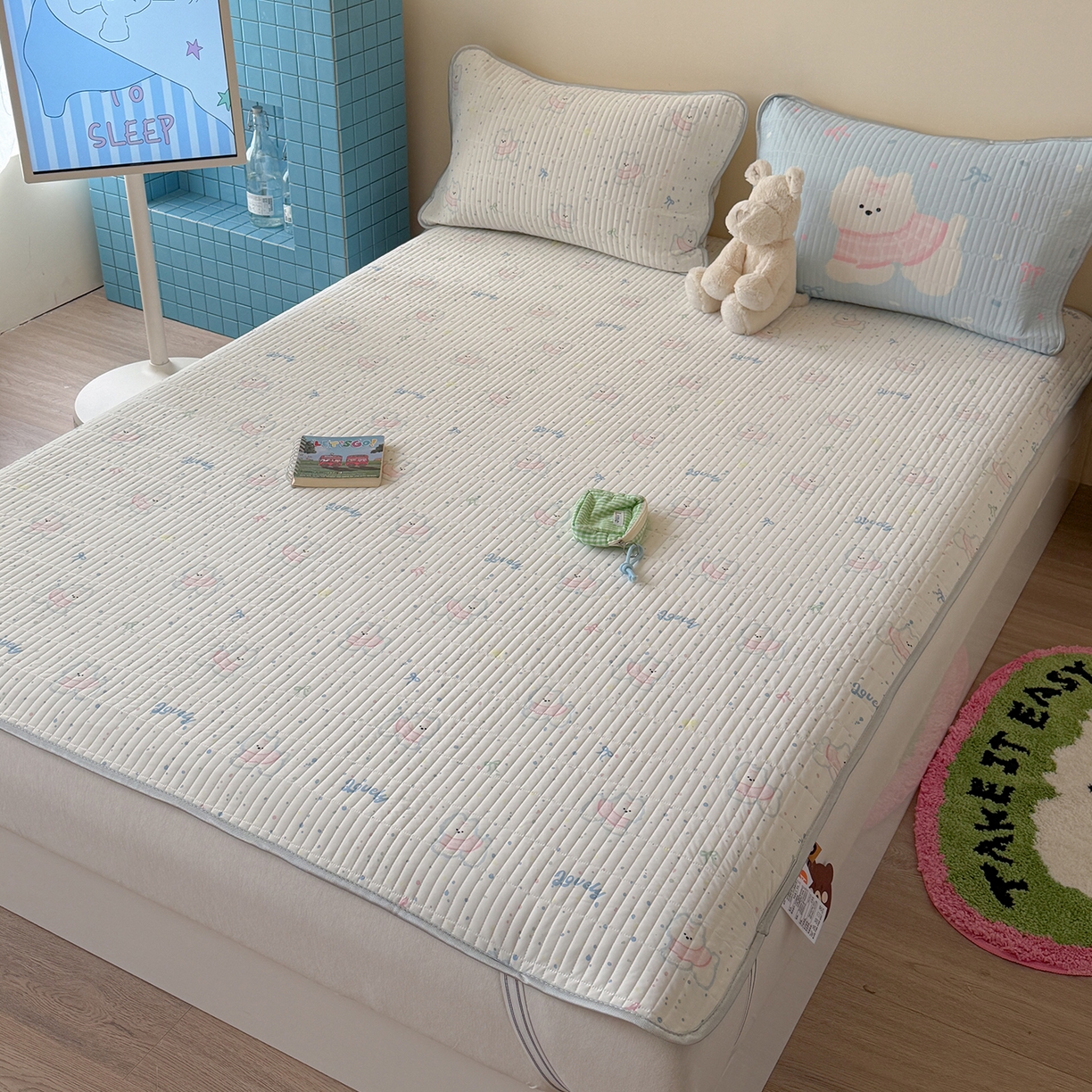 91家纺网 家纺一手货源 找家纺 桃子家居 2026新款A类小清新卡通数码印花混搭小冰皮夏被夏凉被空调被席子凉席四件套 小冰皮-夏日小狗