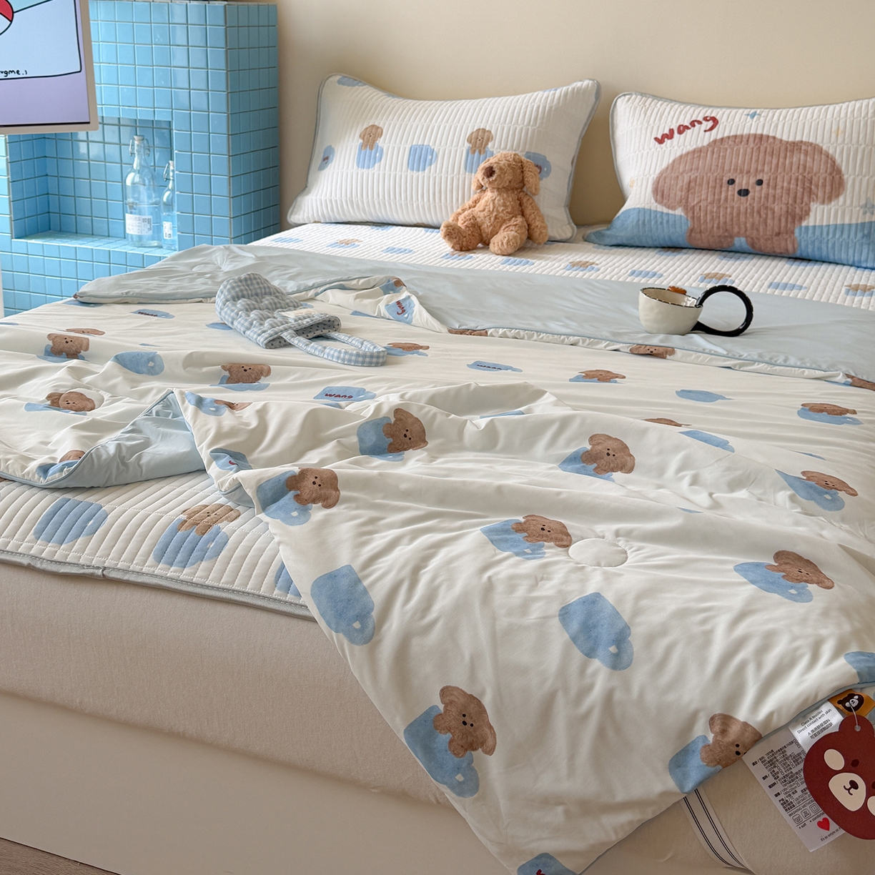 91家纺网 家纺一手货源 找家纺 桃子家居 2026新款A类小清新卡通数码印花混搭小冰皮夏被夏凉被空调被席子凉席四件套 小冰皮-夏日茶杯狗