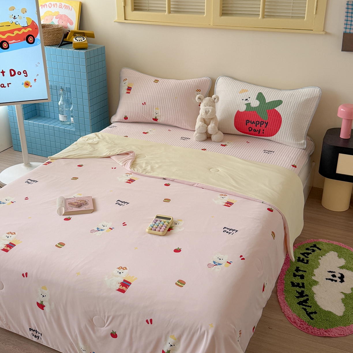 91家纺网 家纺一手货源 找家纺 桃子家居 2026新款A类小清新卡通数码印花混搭小冰皮夏被夏凉被空调被席子凉席四件套 小冰皮-粉粉番茄酱