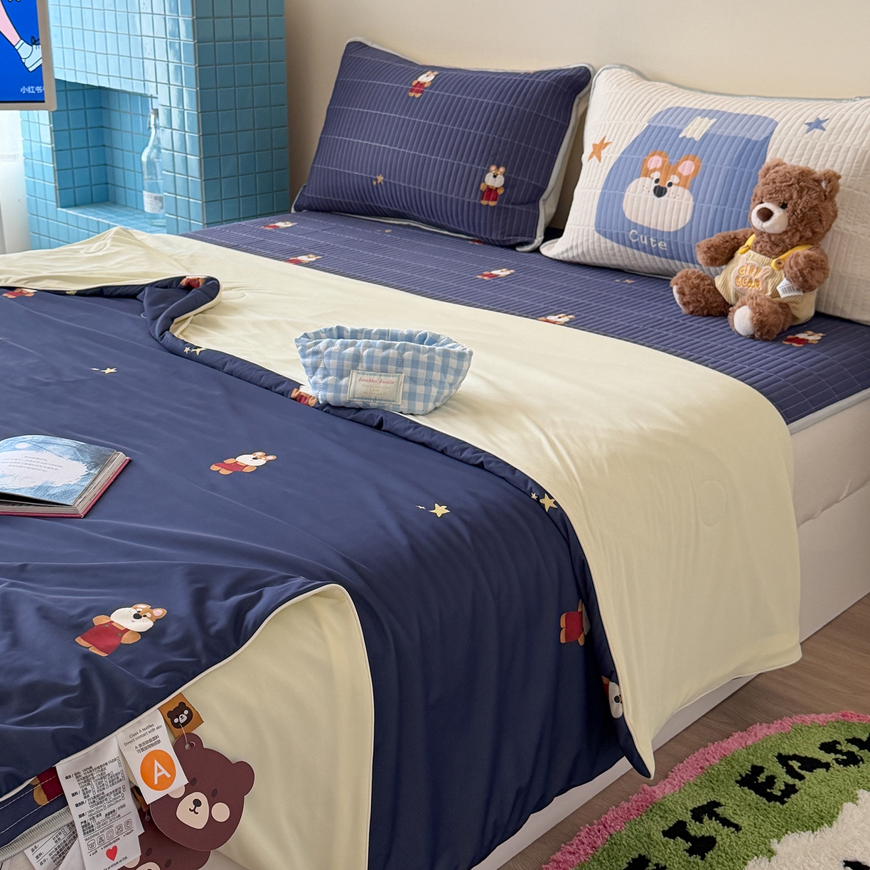 91家纺网 家纺一手货源 找家纺 桃子家居 2026新款A类小清新卡通数码印花混搭小冰皮夏被夏凉被空调被席子凉席四件套 小冰皮-星夜小熊