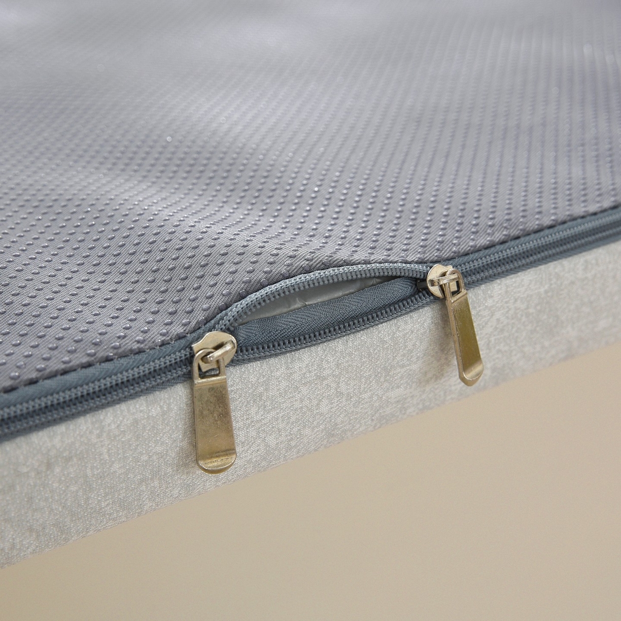 91家纺网 家纺一手货源 找家纺 共鸣沙发垫 2026新款冰豆豆素雅5厘米海绵飘窗垫系列 素雅灰色