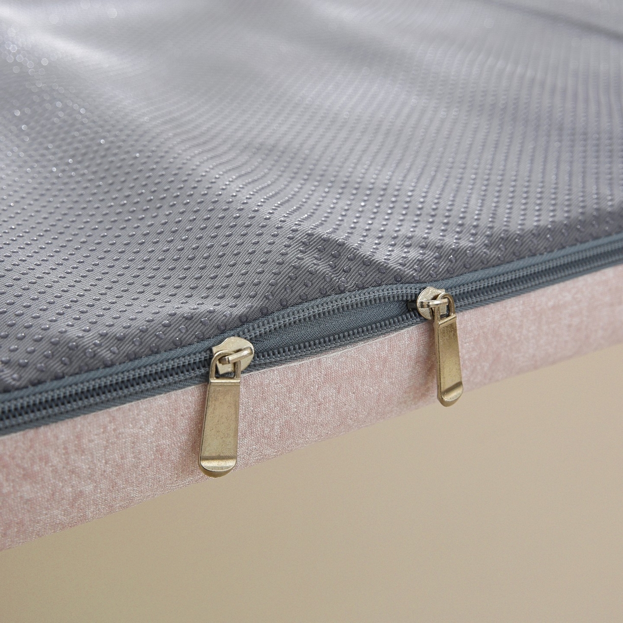 91家纺网 家纺一手货源 找家纺 共鸣沙发垫 2026新款冰豆豆素雅5厘米海绵飘窗垫系列 素雅粉色