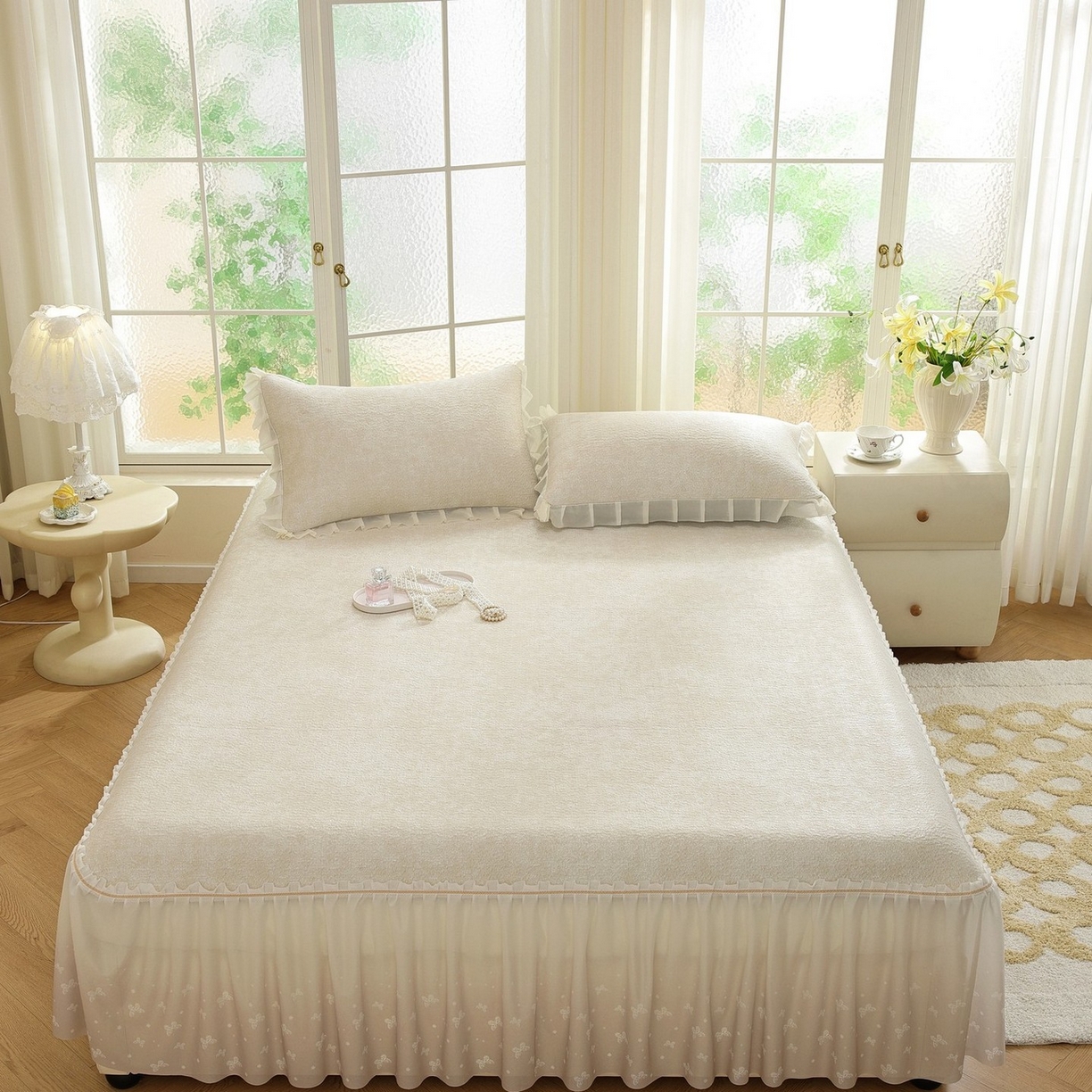 91家纺网 家纺一手货源 找家纺 共鸣沙发垫 2026新款冰豆豆素雅床裙系列 素雅米黄