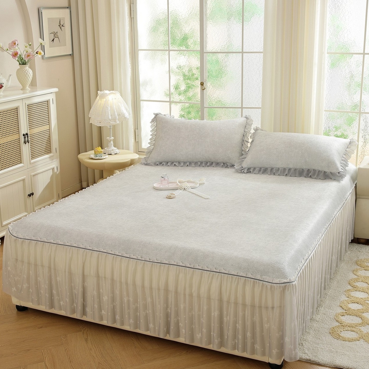 91家纺网 家纺一手货源 找家纺 共鸣沙发垫 2026新款冰豆豆素雅床裙系列 素雅灰色