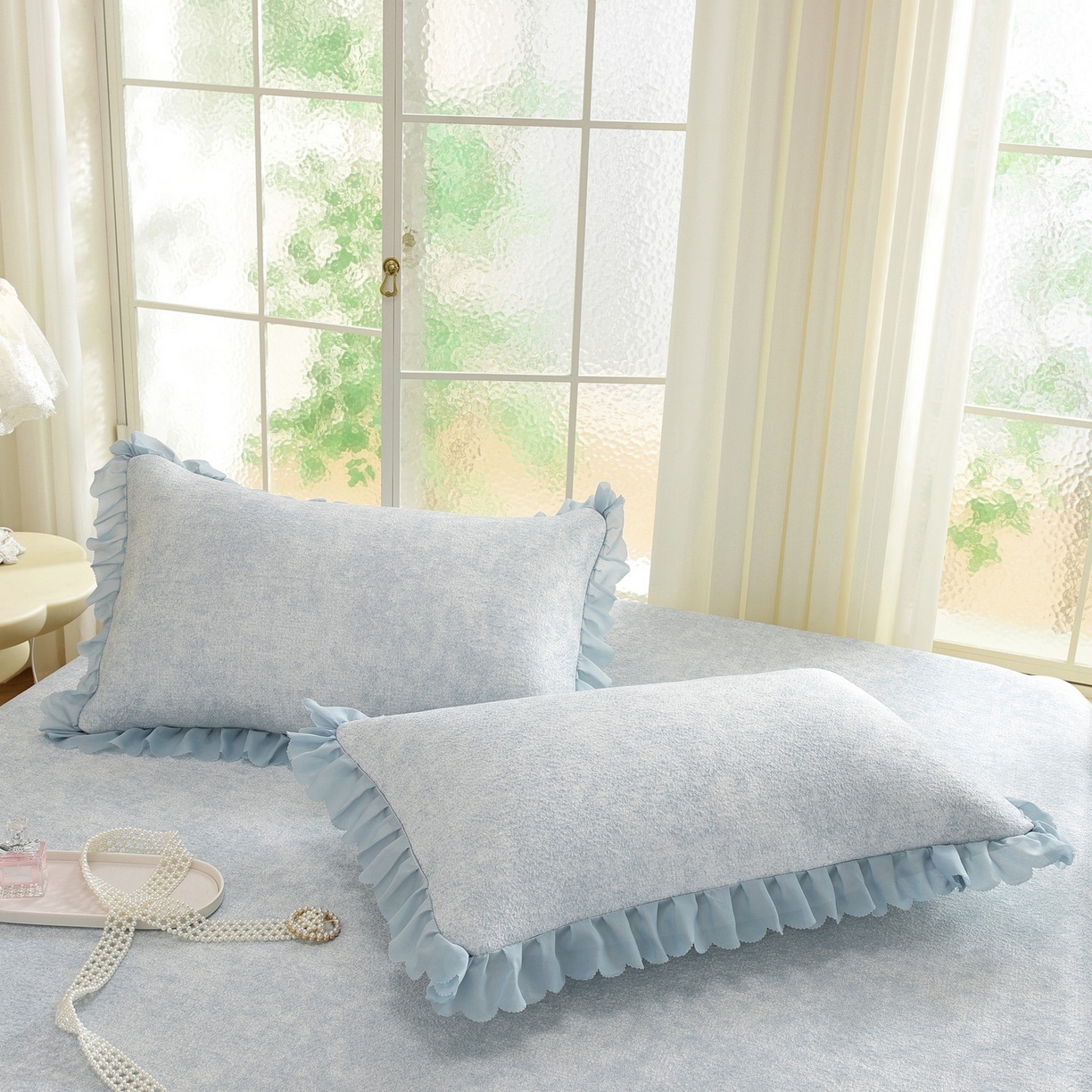 91家纺网 家纺一手货源 找家纺 共鸣沙发垫 2026新款冰豆豆素雅床裙系列 素雅蓝色